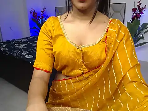 Little queenn online show from October 4, 7:29 pm
