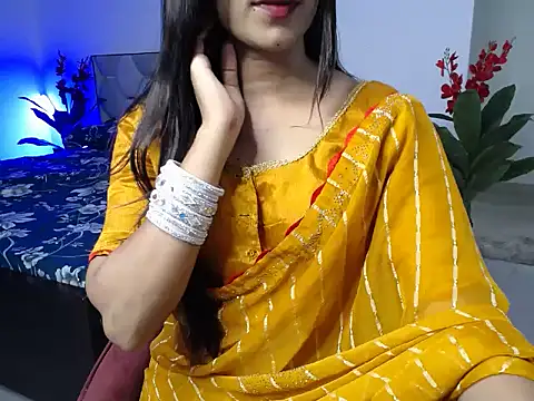 Little queenn online show from September 20, 9:13 pm