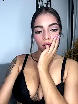 TaylorGreys online show from October 30, 6:27 am