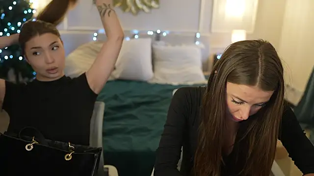 Luna secretgirl online show from December 19, 11:35 am