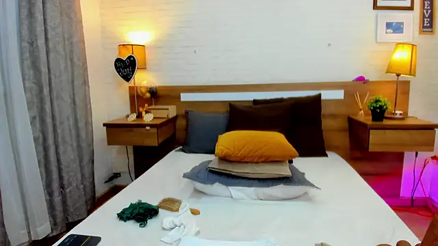 JenniferAuriston online show from April 29, 2:37 am