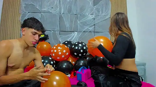 ChanellandMax online show from October 22, 1:27 pm