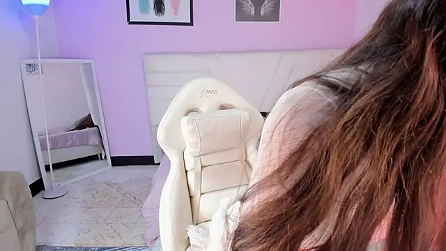 fressittalove01 online show from December 19, 2:31 pm