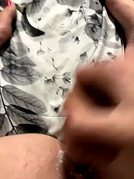 Snapshot of SomeWhatFoxyX chatting on October 5, 7:19 pm SomeWhatFoxyX online show from October 5, 7:19 pm