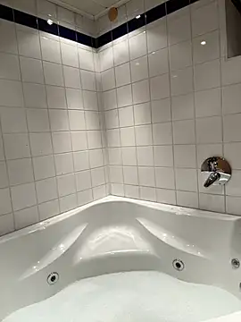 DreamThickCouple online show from March 5, 9:43 pm