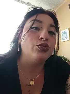 megan fox5 online show from November 10, 5:41 pm