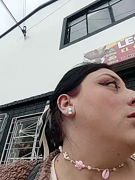 megan fox5 online show from October 24, 7:43 pm