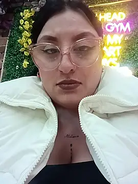 megan fox5 online show from December 16, 10:04 pm