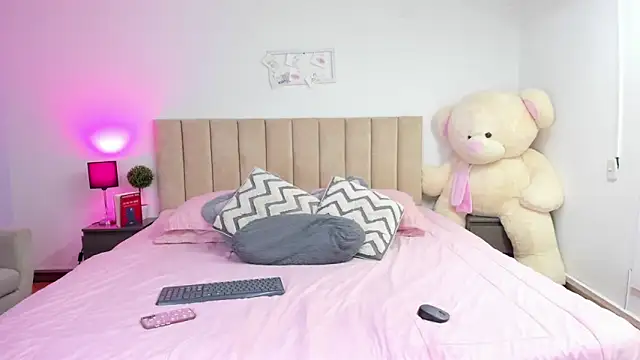 Snapshot of Alana_Sky chatting on October 11, 1:25 pm Alana Sky online show from October 11, 1:25 pm