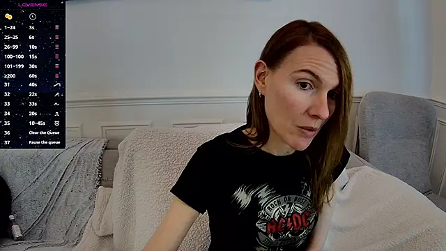 fanny posy online show from April 24, 3:15 pm