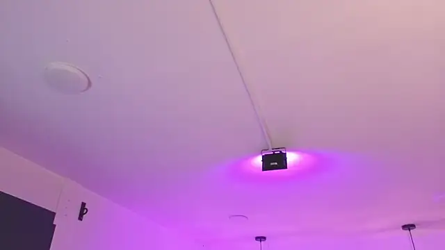 Samantha blow online show from March 22, 8:20 am