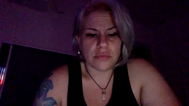 toomuchofafreak online show from December 23, 11:14 am