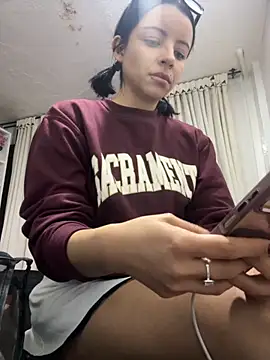 gigi bunn online show from October 28, 12:27 am