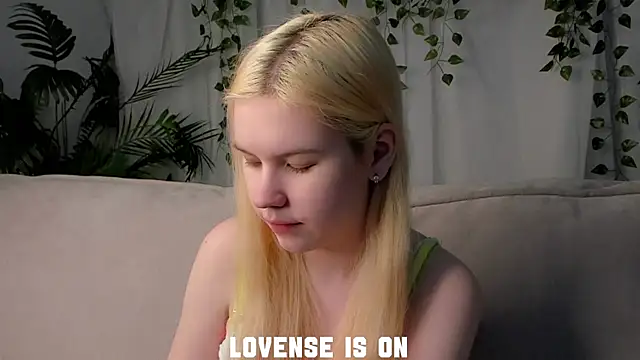 ElizSpieth online show from November 16, 1:07 am