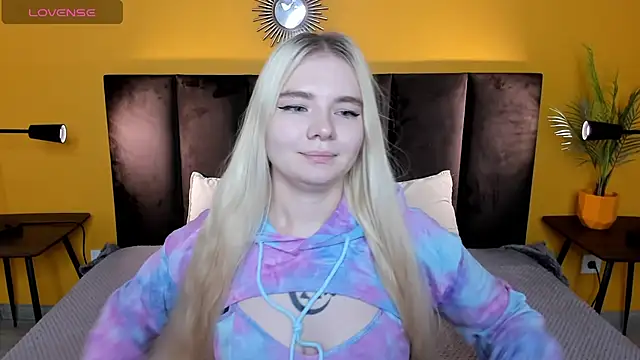 RuthBryant online show from November 23, 1:52 am