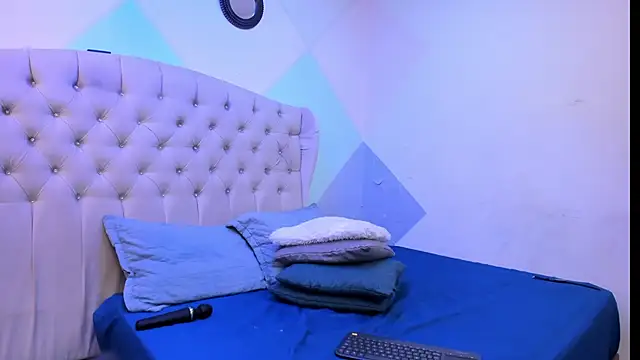 ZaharaSkylar online show from November 27, 2:20 pm