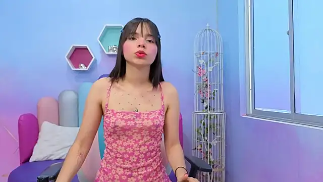Issa Skinny  online show from October 1, 11:37 am