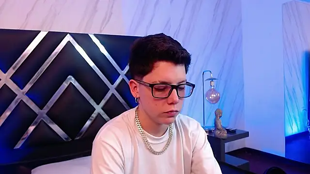 SpencerMontgomery online show from January 10, 8:13 pm