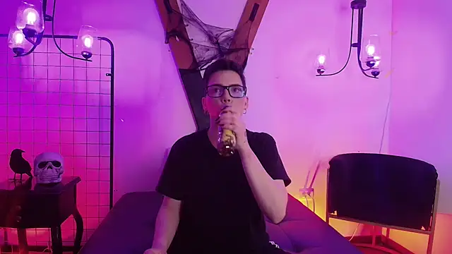 SpencerMontgomery online show from November 13, 7:46 pm