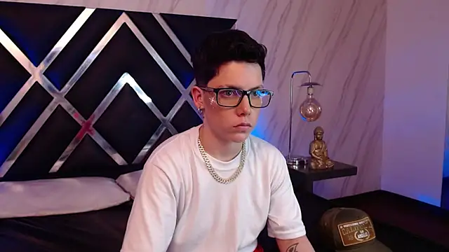 SpencerMontgomery online show from December 19, 9:40 pm