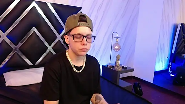 SpencerMontgomery online show from January 9, 8:13 pm