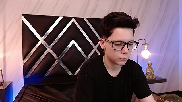 SpencerMontgomery online show from December 16, 12:05 am