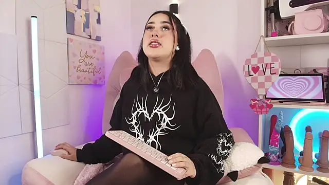 justonecute online show from May 22, 2:09 am