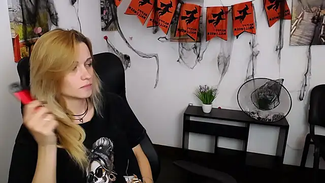 PeppyMia online show from November 1, 8:07 am