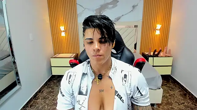 KAROLLJONES1 online show from May 8, 7:59 pm