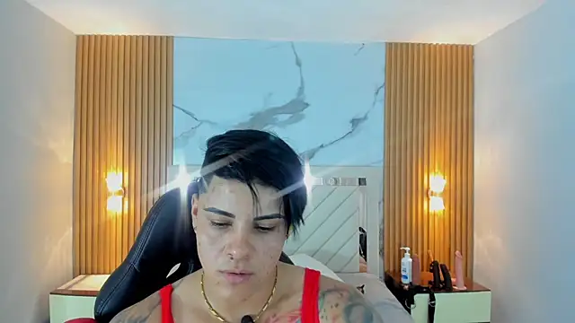 KAROLLJONES1 online show from May 23, 8:18 pm