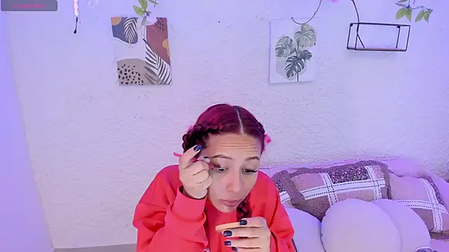 violet belle  online show from November 7, 12:33 pm