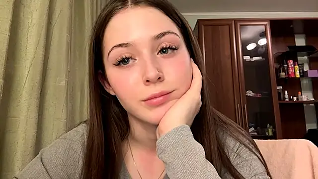 Adel strongwoman online show from March 25, 6:22 pm