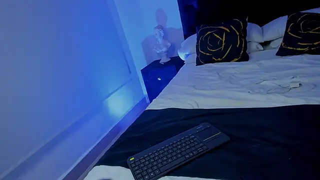NoahLux online show from September 27, 9:22 pm