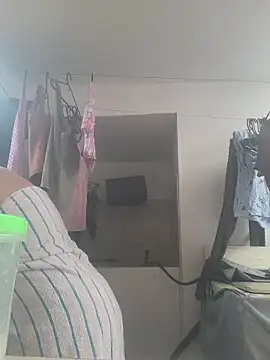 ROOSEQUEEN online show from November 28, 4:10 pm