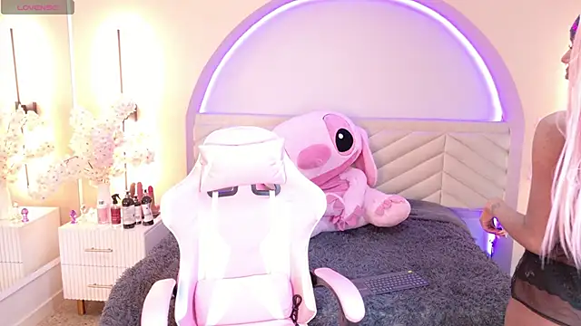 amy miller1 online show from March 8, 12:09 pm