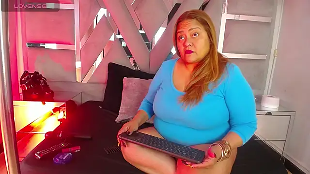 MonzerratBoyer online show from October 1, 2:22 pm