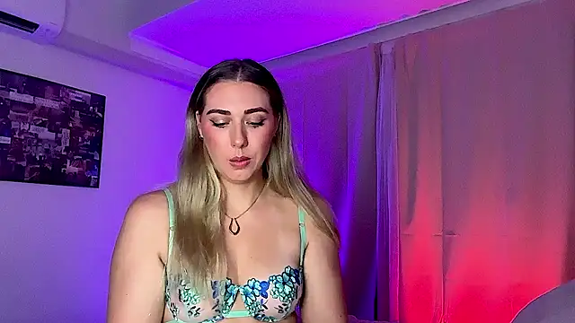 louiseberkeley online show from February 22, 8:48 am