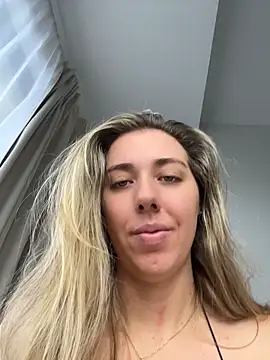 louiseberkeley online show from May 18, 3:27 am