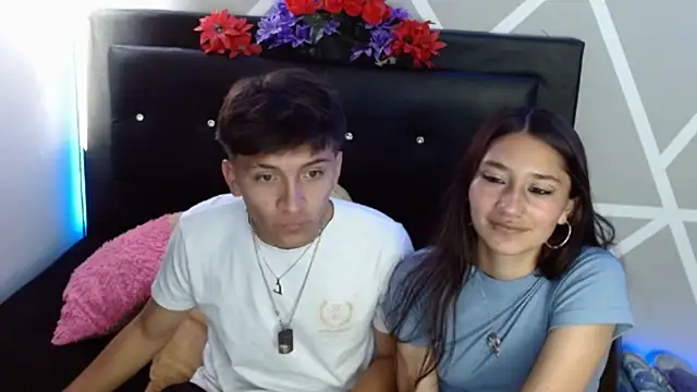 COZY7COUPLE online show from September 22, 11:30 am