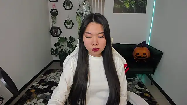 LunaPurrr online show from October 31, 2:24 am