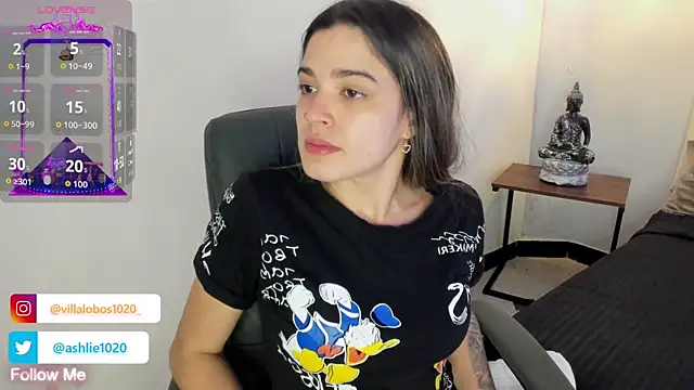 MiaVillalobos online show from October 23, 12:00 pm