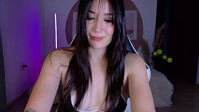 Eliih 01 online show from May 7, 1:10 am