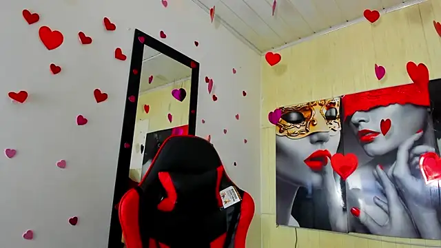 Raven Rouge  online show from March 2, 8:15 pm