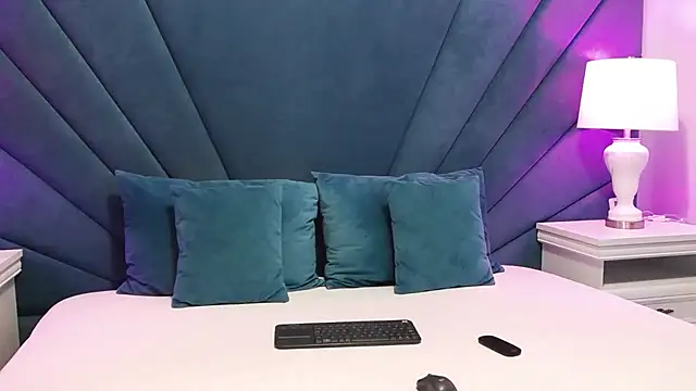 Deezylicious online show from May 21, 4:32 am