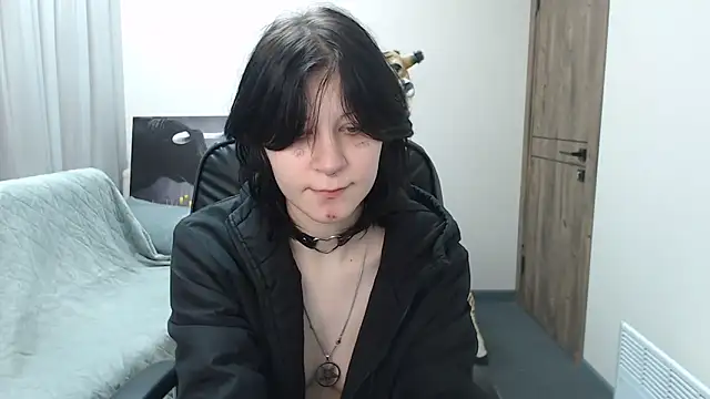 TinaQuiin online show from February 9, 9:00 am