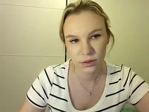 SadieBrilliance online show from October 8, 6:12 pm