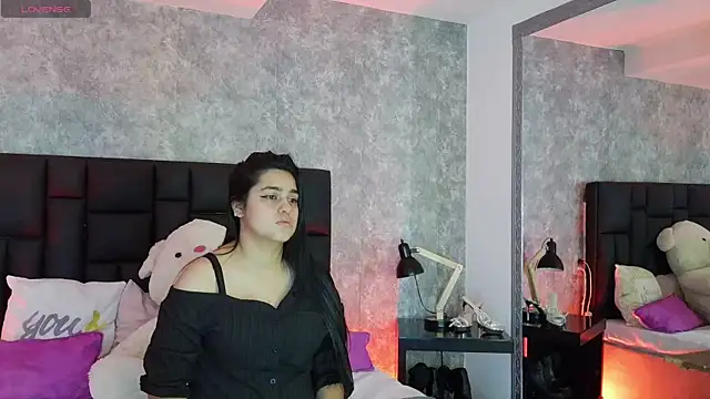 crystaldarliing online show from May 26, 3:44 pm