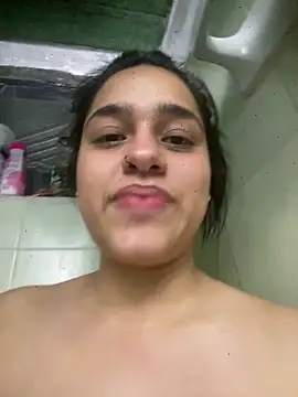 crystaldarliing online show from May 15, 8:22 pm