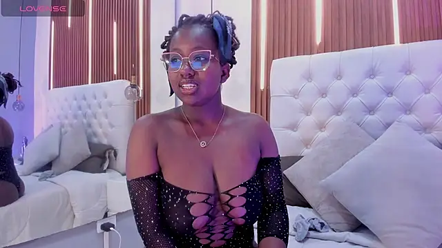 Oshun Evans online show from September 30, 3:45 am