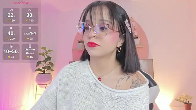 Clara Luu online show from May 6, 3:10 am